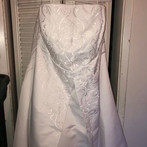 Haltered Wedding Dress (Plus Size)